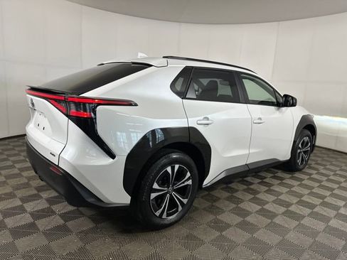 Used 2023 Toyota bZ4X XLE w/ Weather Package image 3