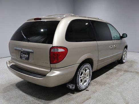Used 2003 Chrysler Town & Country Limited image 2