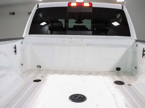 Used 2024 RAM 2500 Tradesman w/ Chrome Appearance Group image 29