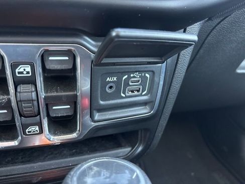Used 2022 Jeep Wrangler Unlimited Sport image 28