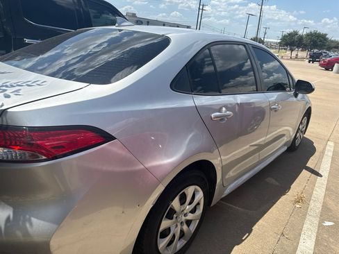 Used 2020 Toyota Corolla LE FWD image 4