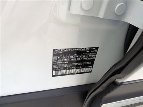 Used 2025 Mercedes-Benz GLB 250 image 16