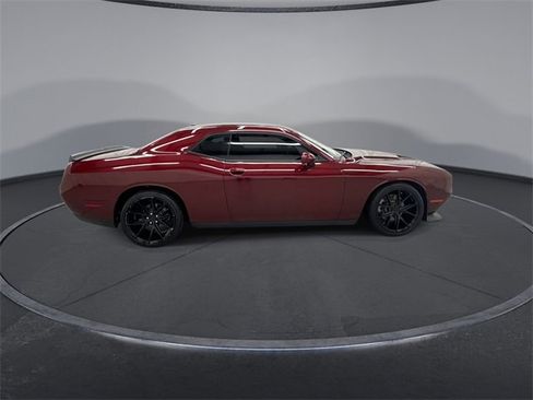 Used 2019 Dodge Challenger R/T w/ Driver Convenience Group image 9