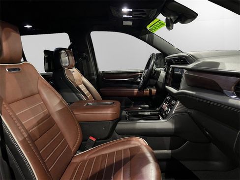 Used 2023 GMC Yukon Denali Ultimate image 15