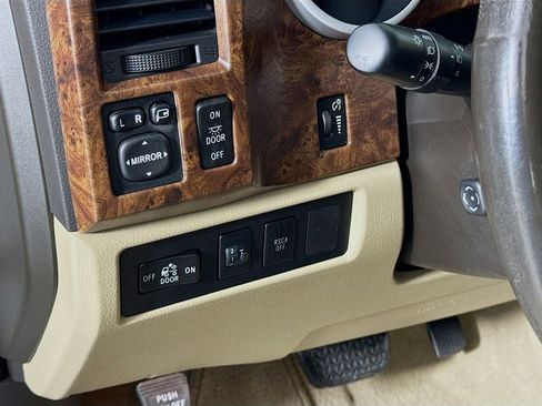 Used 2010 Toyota Tundra Limited image 10