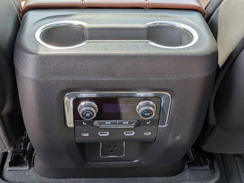 Used 2024 GMC Yukon Denali Ultimate AWD/4WD image 34