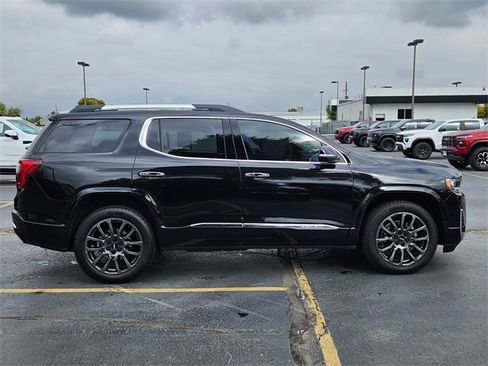 Used 2023 GMC Acadia Denali w/ Black Diamond Edition image 3