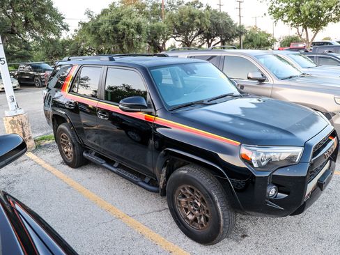 Used 2023 Toyota 4Runner 40th Anniversary SE AWD/4WD image 7