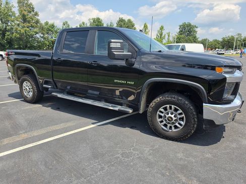 Used 2023 Chevrolet Silverado 2500 LT AWD/4WD image 10