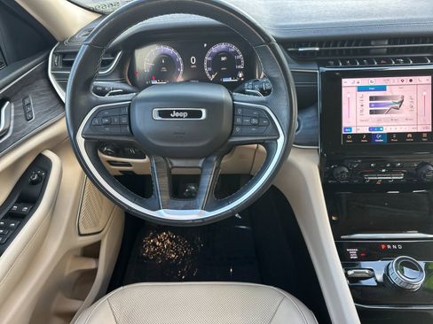 Used 2022 Jeep Grand Cherokee L Limited w/ Luxury Tech Group II image 14