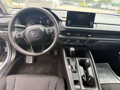 Used 2025 Honda Accord SE image 10