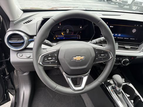 New 2026 Chevrolet Trax LT w/ LT Convenience Package FWD image 23