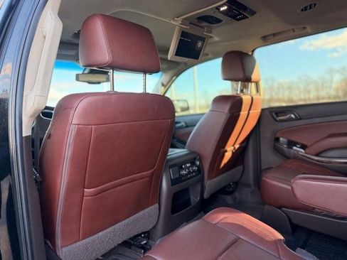 Used 2019 Chevrolet Suburban Premier AWD/4WD image 20