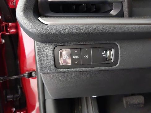 New 2026 Chevrolet Traverse LT w/ Driver Confidence Package FWD image 24