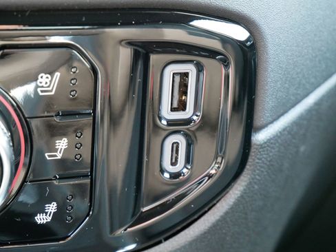 New 2025 GMC Sierra 2500 SLT w/ SLT Premium Package image 12