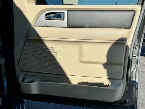 Used 2015 Ford Expedition XLT w/ Equipment Group 202A image 22