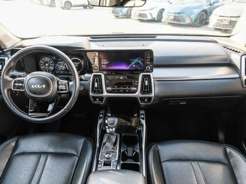 Used 2023 Kia Sorento SX AWD/4WD image 13