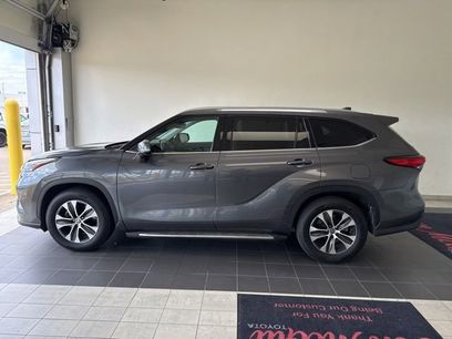 Used 2021 Toyota Highlander XLE