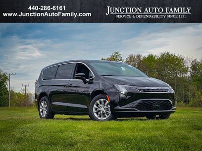 New 2027 Chrysler Pacifica Select