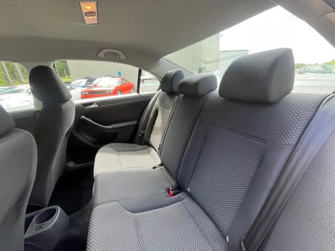 Used 2011 Volkswagen Jetta Sedan FWD image 20