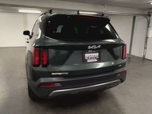 Used 2023 Kia Sorento S w/ Panoramic Sunroof Package image 7