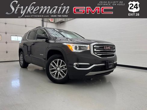 Used 2017 GMC Acadia SLE FWD image 1