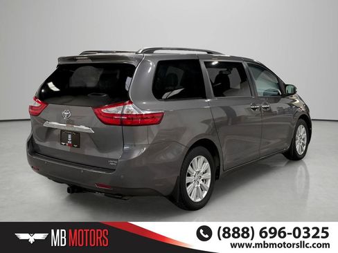 Used 2017 Toyota Sienna Limited AWD/4WD image 5