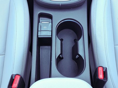 Used 2022 Hyundai Kona Limited image 37