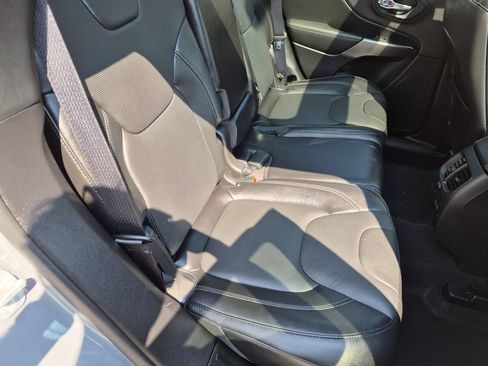 Used 2021 Jeep Cherokee Limited w/ Elite Package AWD/4WD image 27