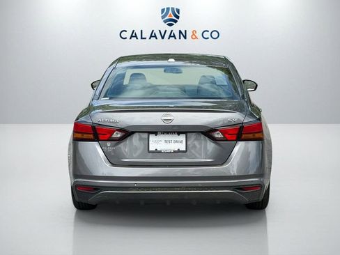 Used 2024 Nissan Altima 2.5 SV FWD image 6