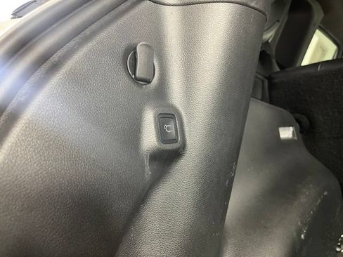 Used 2023 Jeep Compass Latitude w/ Sun and Sound Group AWD/4WD image 39