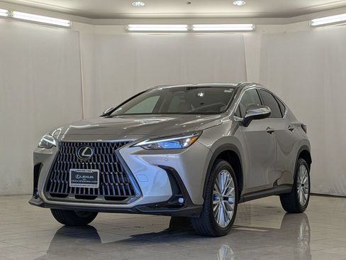 Used 2025 Lexus NX 350 AWD w/ Accessory Package (2T) image 4