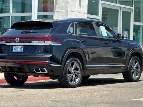 Used 2024 Volkswagen Atlas Cross Sport SEL R-Line AWD/4WD image 4