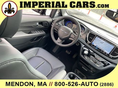New 2026 Chrysler Pacifica Select image 23