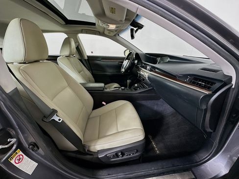 Used 2013 Lexus ES 350 w/ Premium Pkg image 31