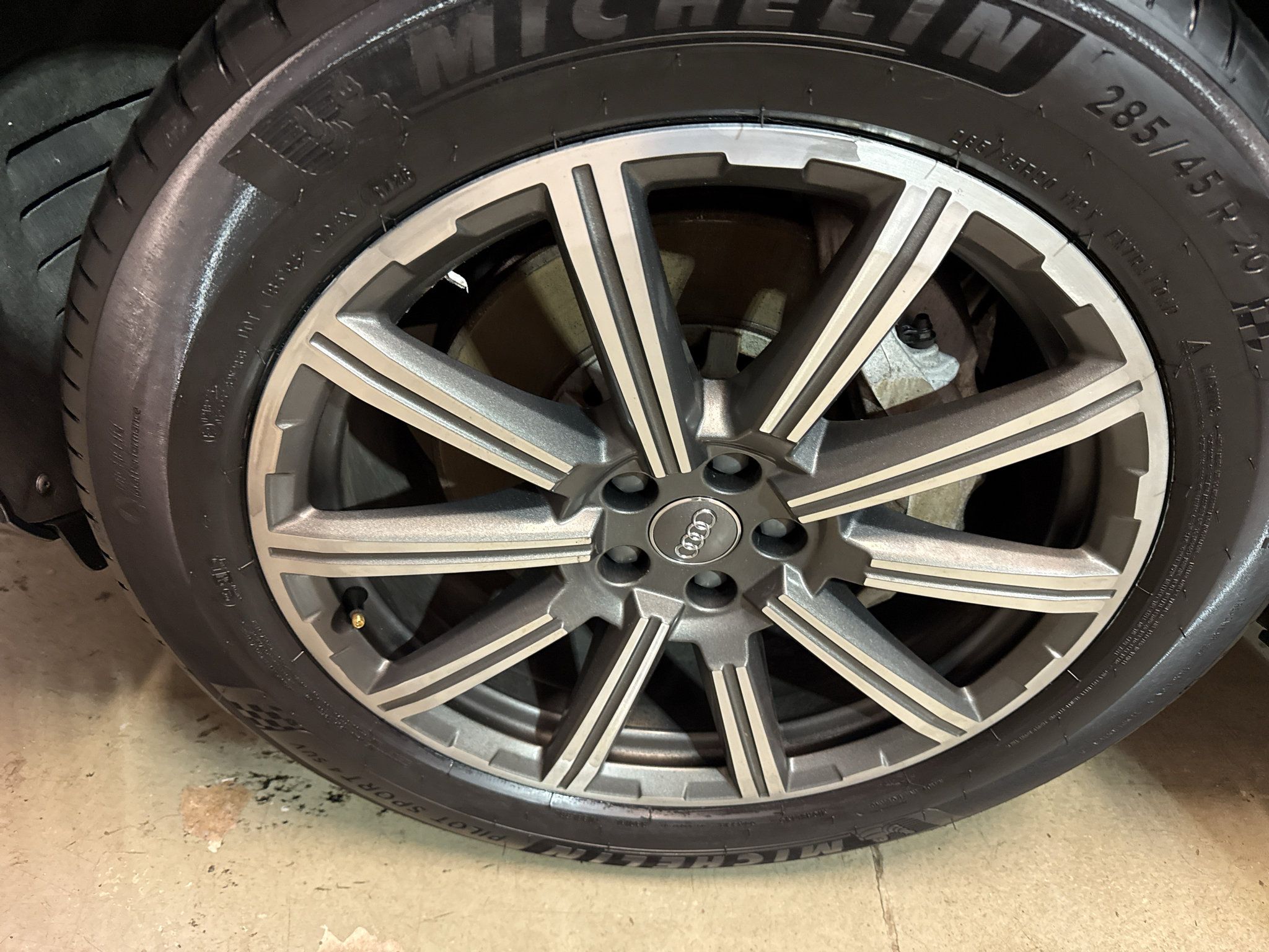 Used 2017 Audi Q7 3.0T Prestige w/ Prestige Package AWD/4WD image 30