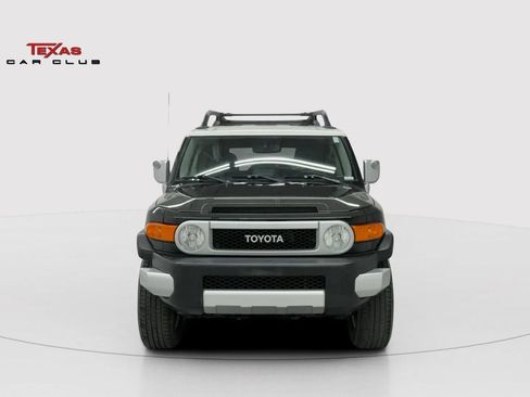Used 2014 Toyota FJ Cruiser 4WD w/ Upgrade Package image 4