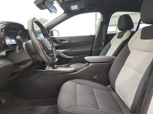 Used 2024 Chevrolet Trax RS w/ Driver Confidence Package image 13