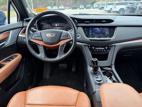 Certified 2023 Cadillac XT5 Premium Luxury image 9