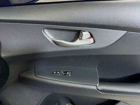 Used 2020 Kia Forte LXS FWD image 30