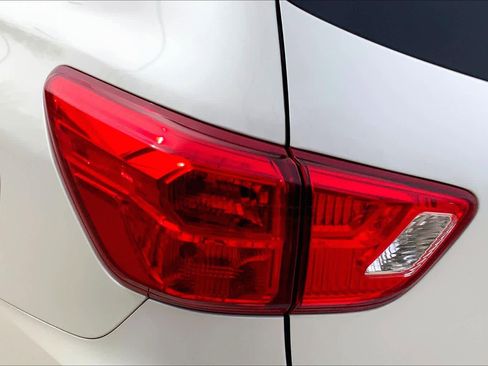 Used 2019 Nissan Pathfinder SL image 28