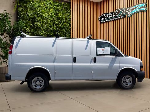 Used 2021 Chevrolet Express 2500 RWD image 48