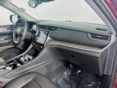 Used 2023 Jeep Grand Cherokee Limited AWD/4WD image 30