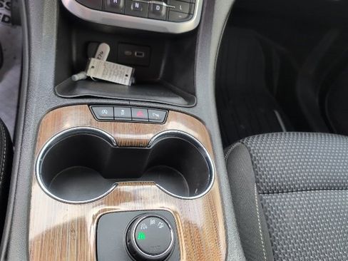 Used 2020 GMC Acadia SLE w/ LPO, Floor Liner Package image 29