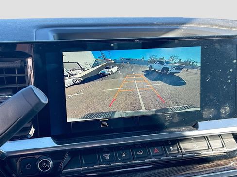 Used 2024 Chevrolet Silverado 2500 LT w/ Z71 Off-Road Package image 18