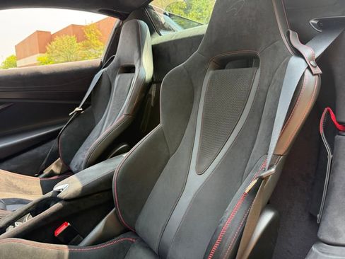 Used 2024 McLaren 750S Spider image 50