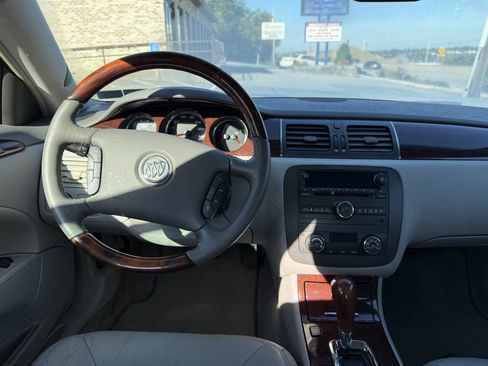 Used 2009 Buick Lucerne CXL image 24