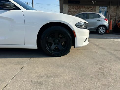 Used 2019 Dodge Charger Police w/ Street Appearance Group RWD image 27