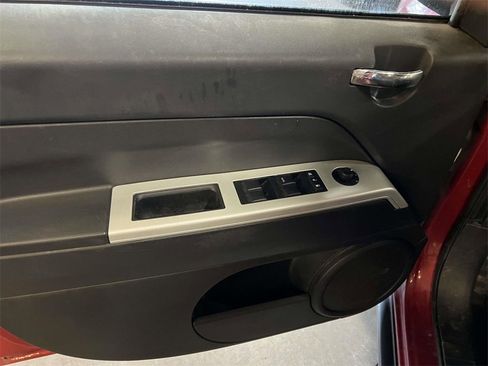 Used 2008 Jeep Compass Sport image 11