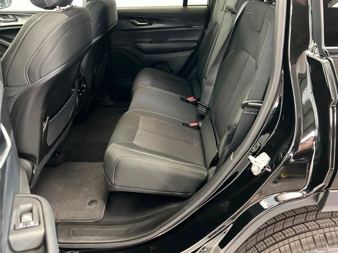 New 2026 Jeep Grand Cherokee Laredo AWD/4WD image 21